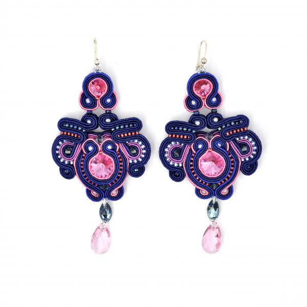 Kolczyki sutasz pink & dark blue MALLOW | Leśna Pracownia Biżuterii Ewa Wronka Eva Sutasz