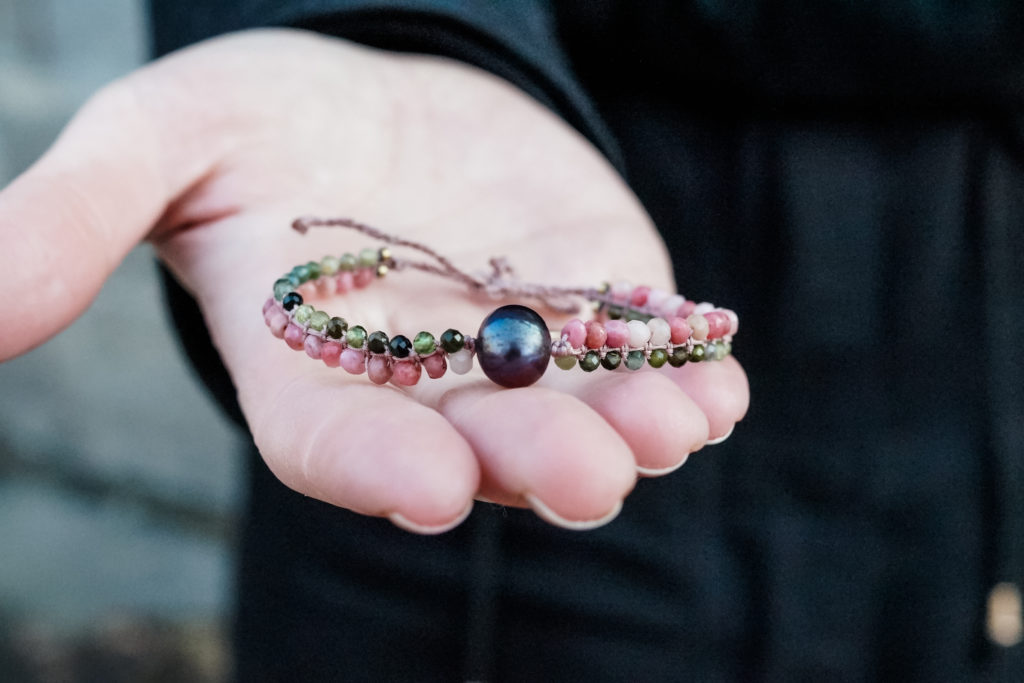 Bransoletka z rubinów, zielonego turmalinu i bajecznej perły Siła Kobiecości z Leśnej Pracowni Ewa Wronka